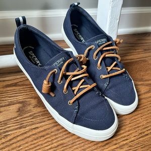 Women’s Crest Vibe Sneakers